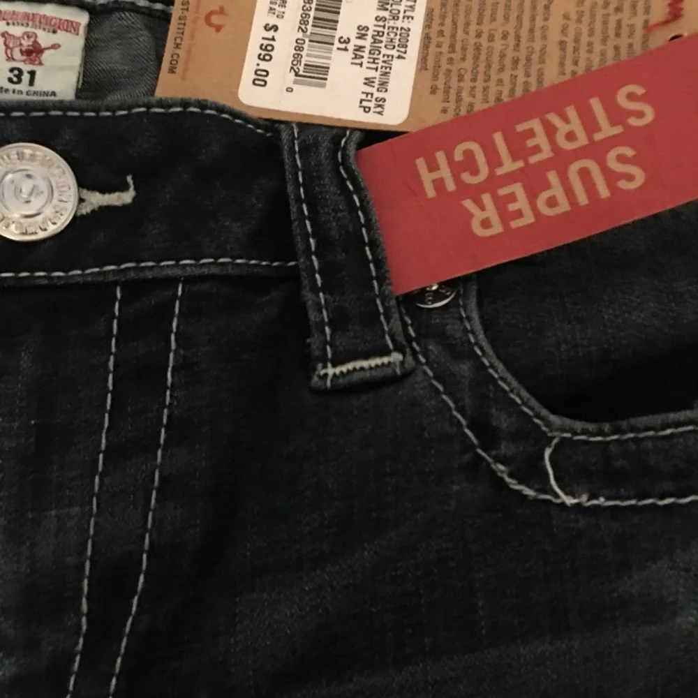 True Religion super stretch straight leg/flip jeans are woman’s Size 31/NWT - Picture 1 of 5
